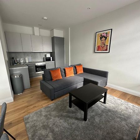 Winchester Street Apartments By Urban Abode บาซิงสโตค ภายนอก รูปภาพ