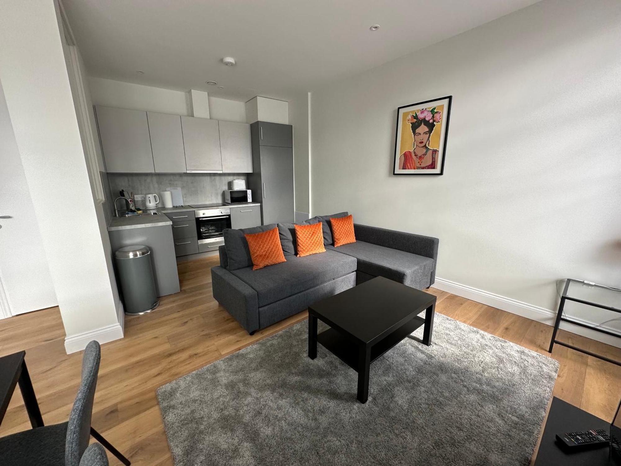 Winchester Street Apartments By Urban Abode บาซิงสโตค ภายนอก รูปภาพ