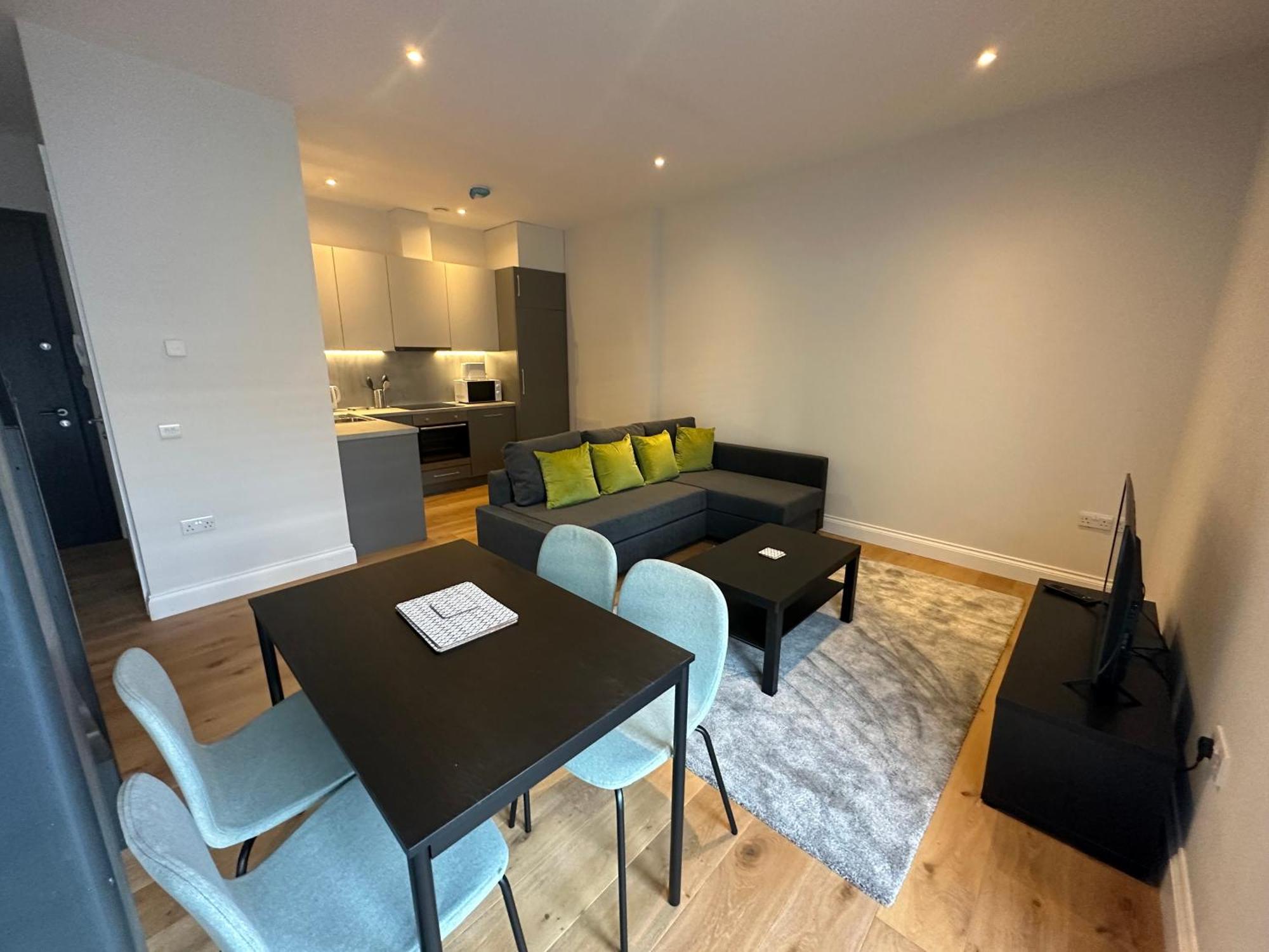 Winchester Street Apartments By Urban Abode บาซิงสโตค ภายนอก รูปภาพ