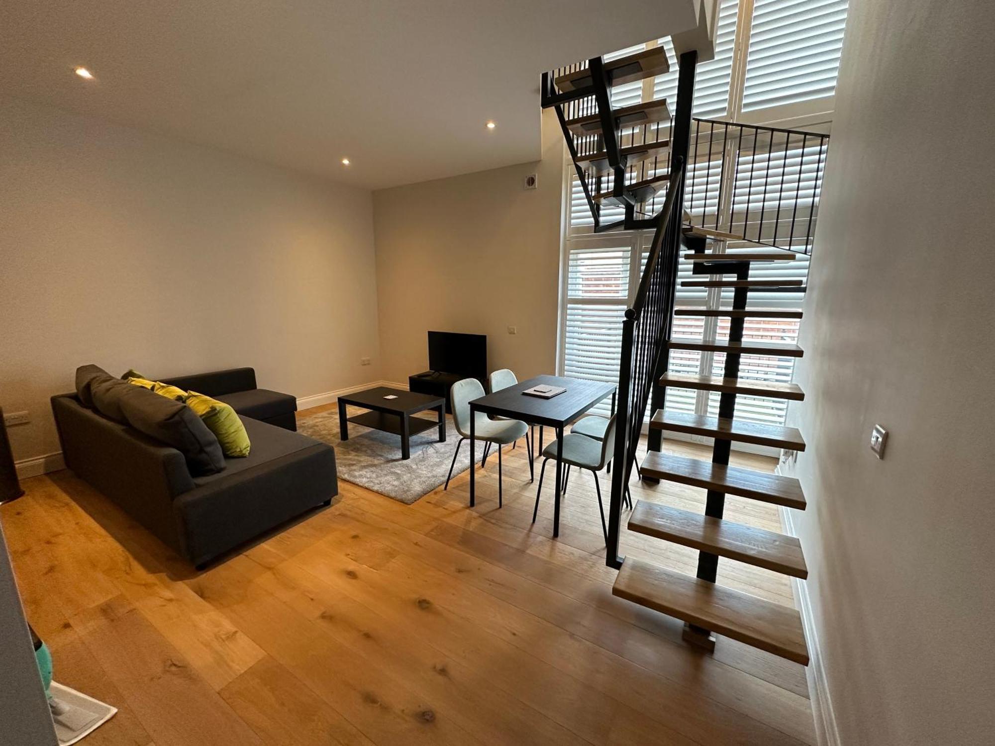 Winchester Street Apartments By Urban Abode บาซิงสโตค ภายนอก รูปภาพ