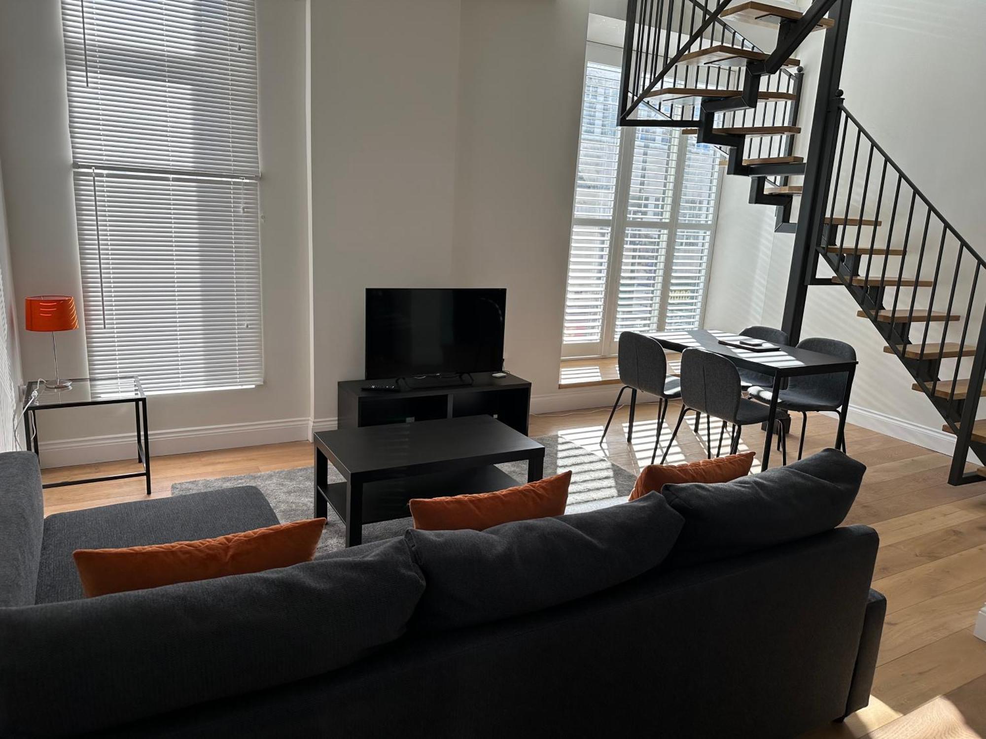 Winchester Street Apartments By Urban Abode บาซิงสโตค ภายนอก รูปภาพ